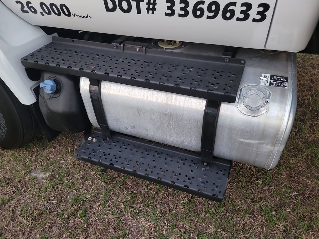 Used 2022 Ford F650 2WD Regular Cab Super Duty image 15