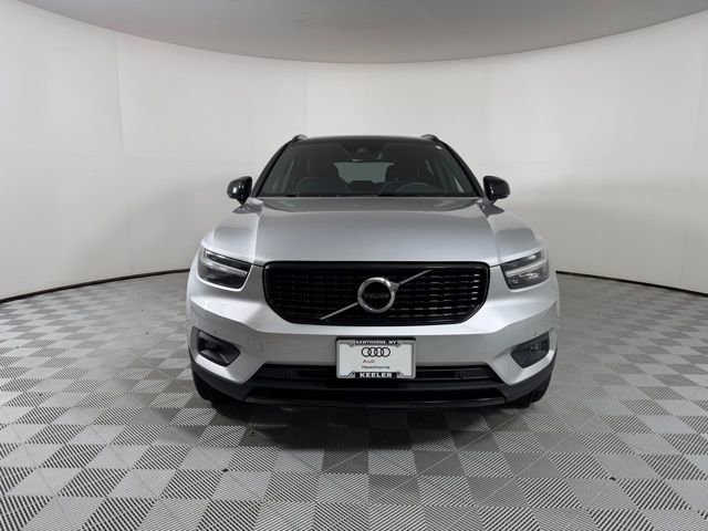 Used 2019 Volvo XC40 T5 R-Design AWD/4WD image 2