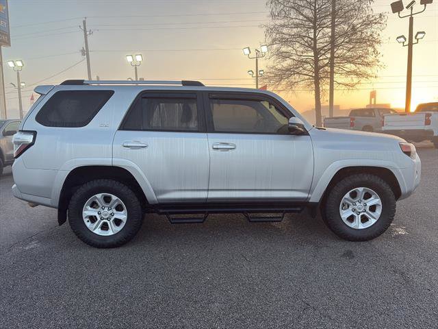 Used 2022 Toyota 4Runner SR5 Premium w/ Moonroof Package RWD image 8