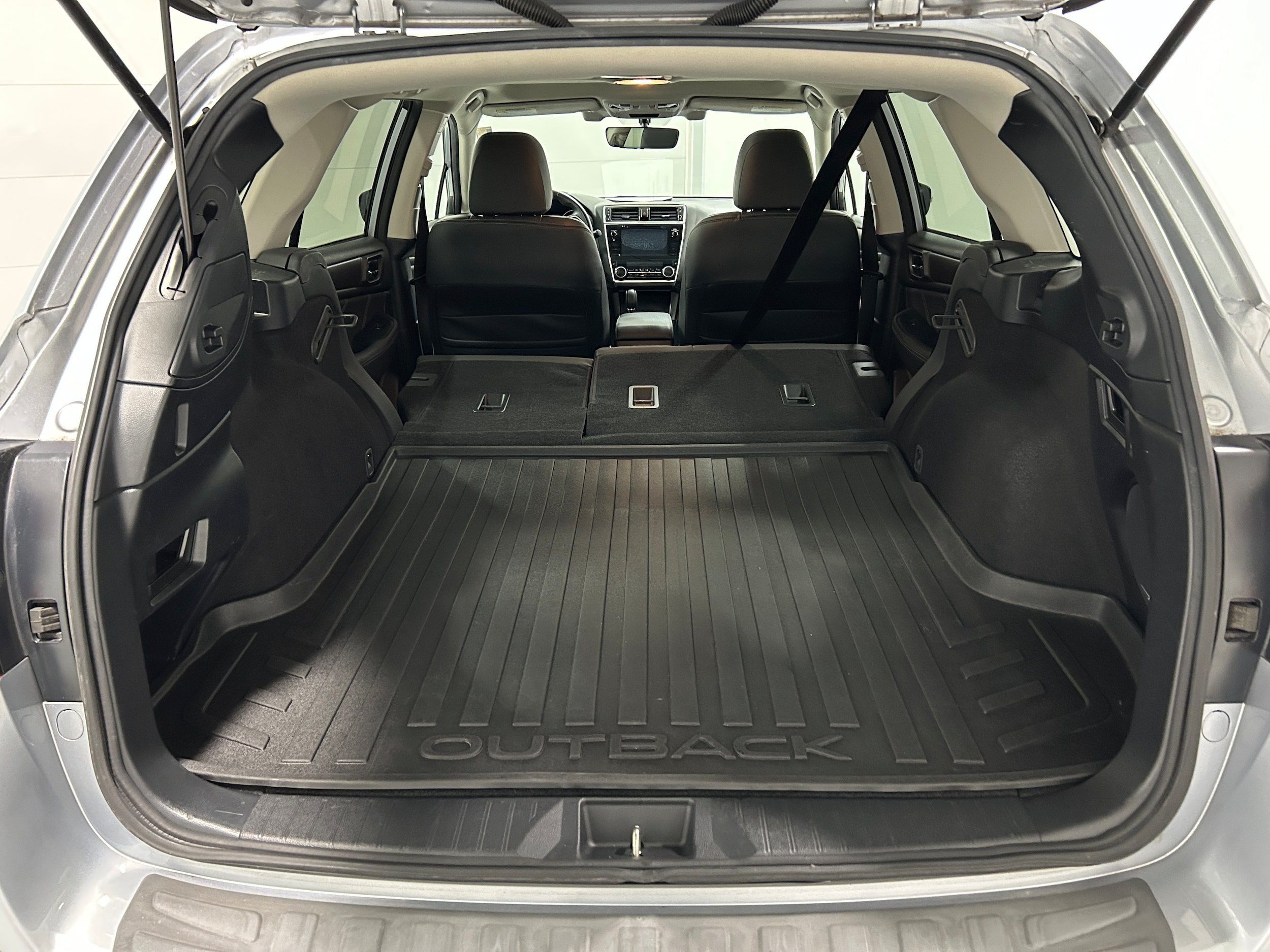 Used 2019 Subaru Outback 3.6R Limited AWD/4WD image 31