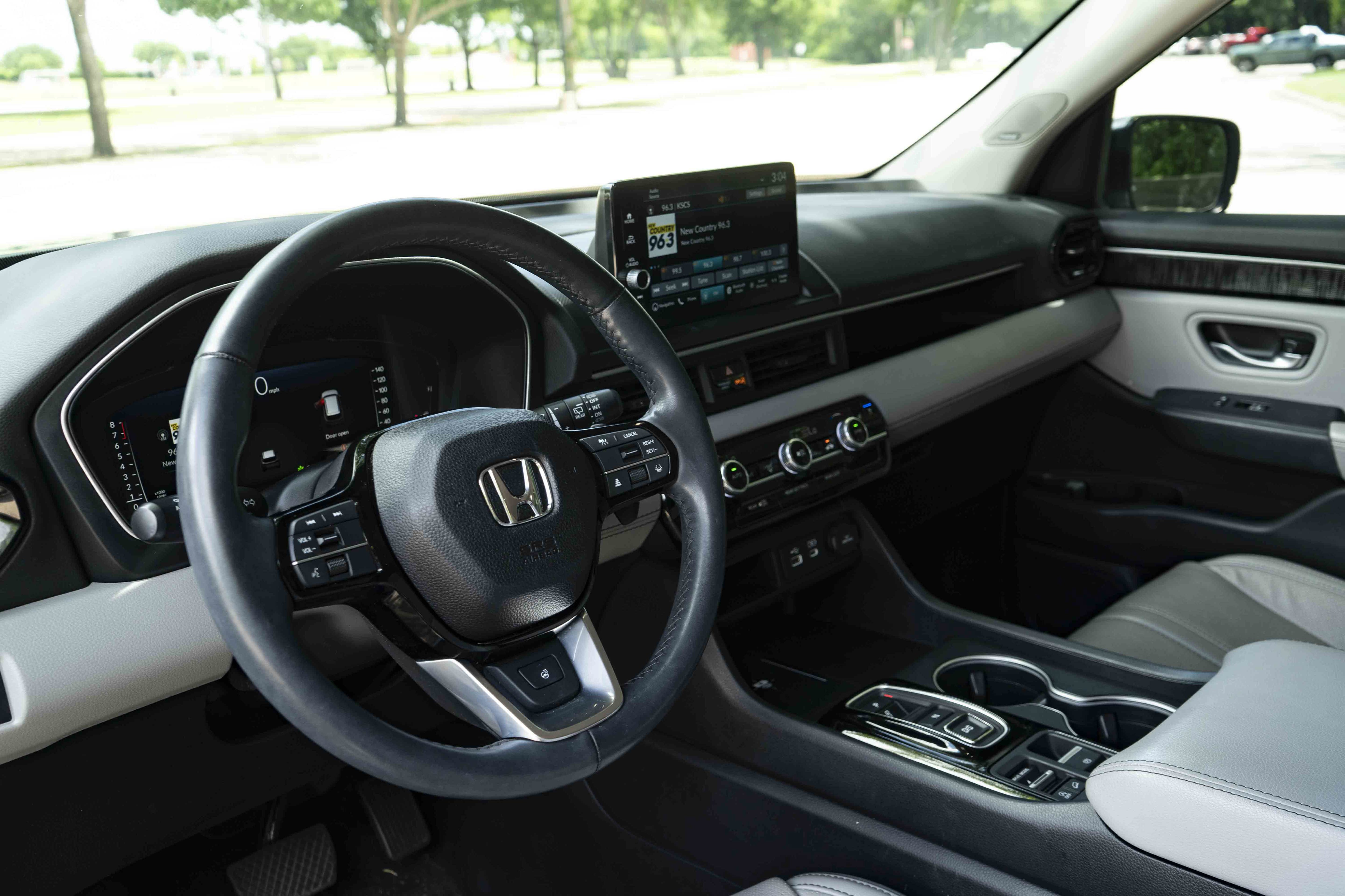 Used 2023 Honda Pilot Elite image 16