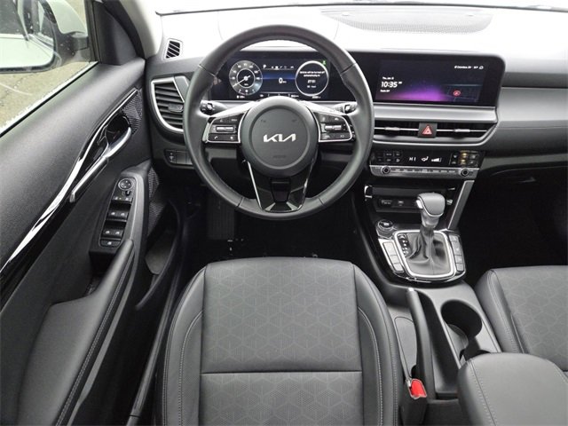 Used 2024 Kia Seltos EX image 20
