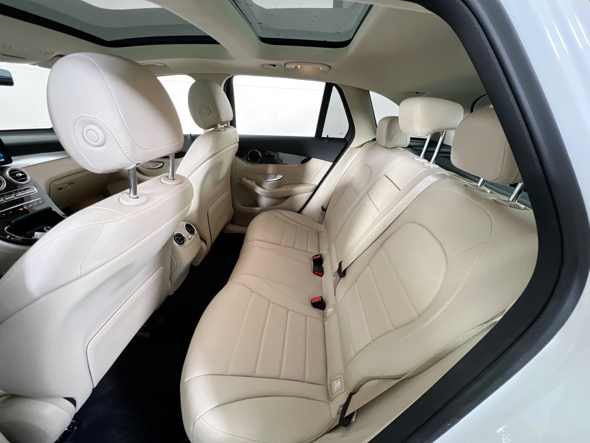 Used 2021 Mercedes-Benz GLC 300 4MATIC image 24