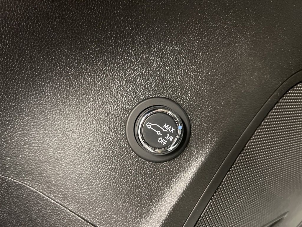 Used 2023 Buick Envision Essence AWD/4WD image 30