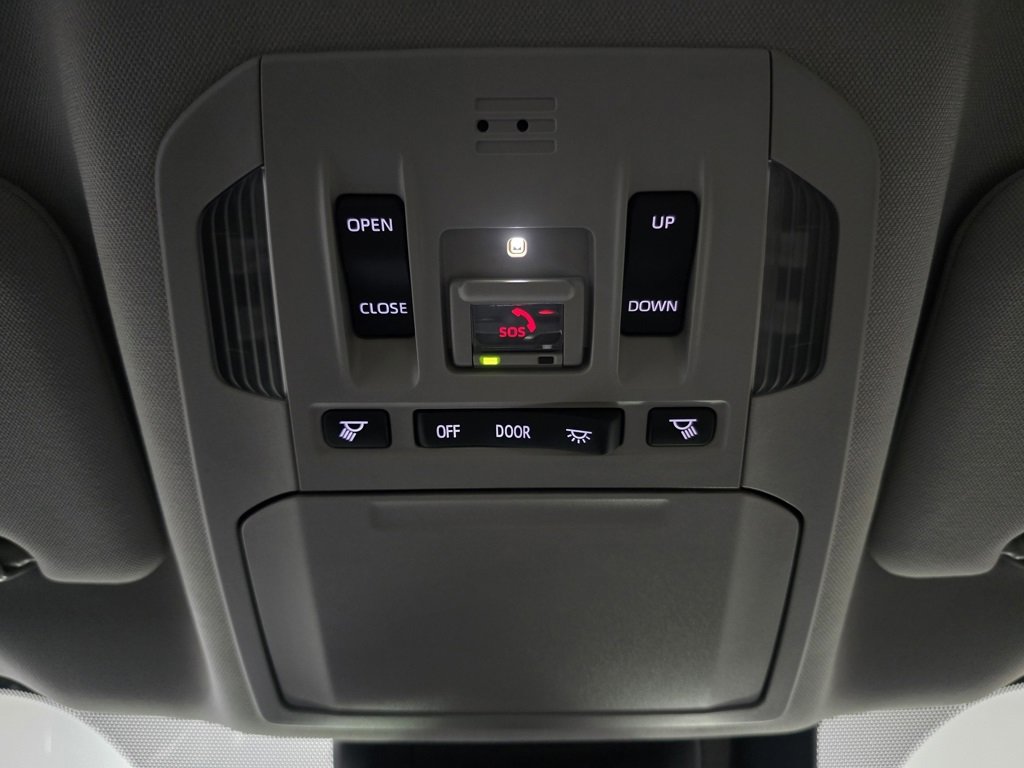 Used 2023 Toyota Highlander Bronze Edition image 19