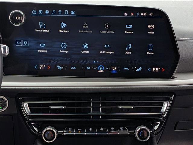 Used 2025 Chevrolet Traverse LT image 14