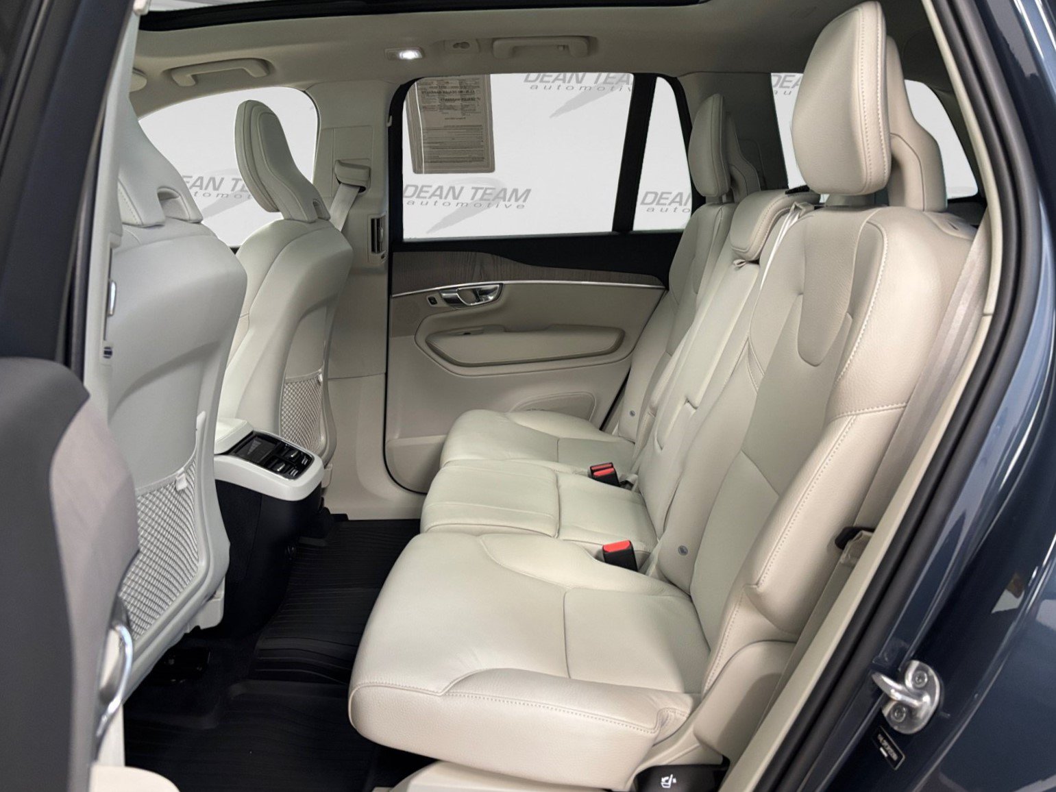Used 2024 Volvo XC90 B5 Plus w/ Protection Package Premier AWD/4WD image 12