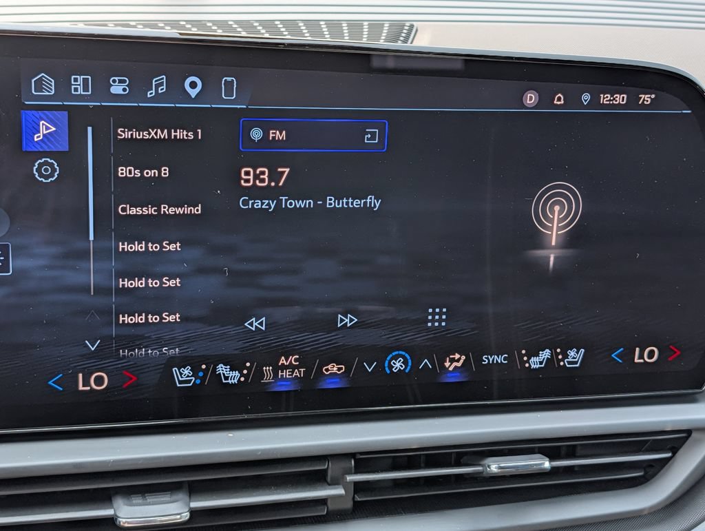 Used 2025 Chevrolet Silverado EV LT AWD/4WD image 22
