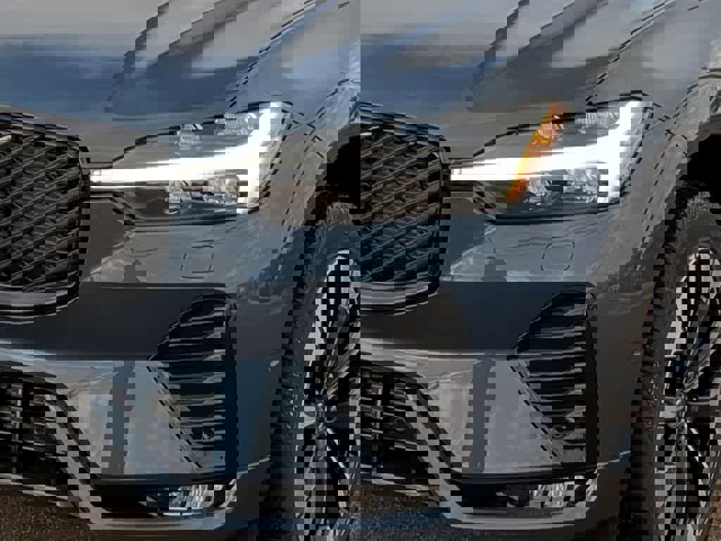 New 2026 Volvo XC60 B5 Plus w/ Protection Package Premier image 10