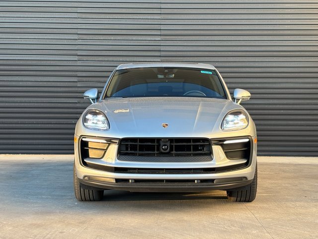 Certified 2025 Porsche Macan image 10
