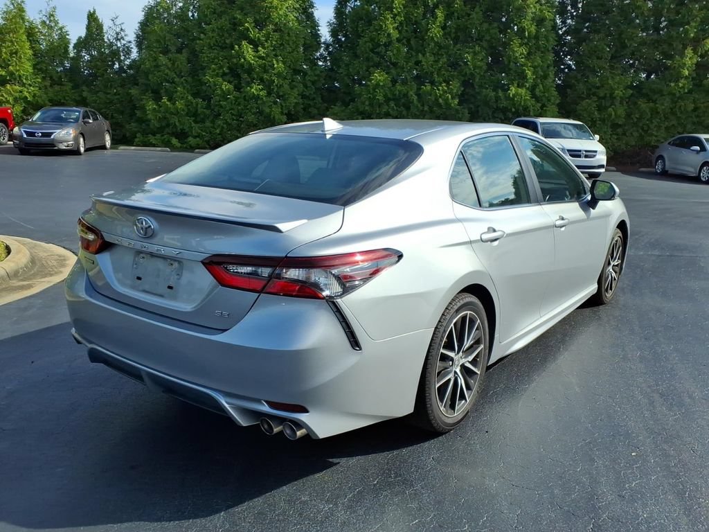 Used 2024 Toyota Camry SE FWD image 3