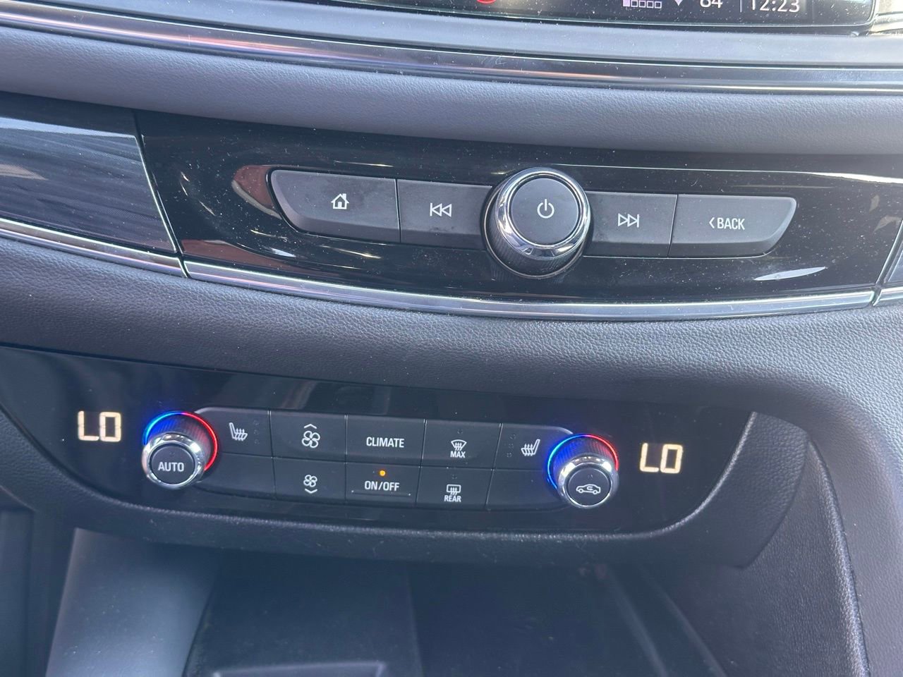 Used 2023 Buick Enclave Essence w/ Sport Touring Edition image 40