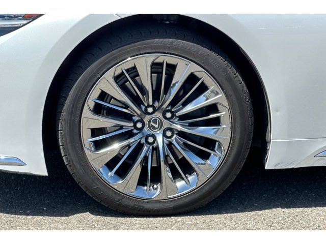 Used 2022 Lexus LS 500 w/ Cold Weather Package (CK) RWD image 25