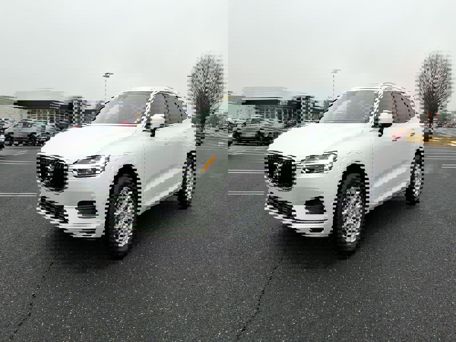 Used 2019 Volvo XC60 T5 Momentum w/ Premium Package image 1