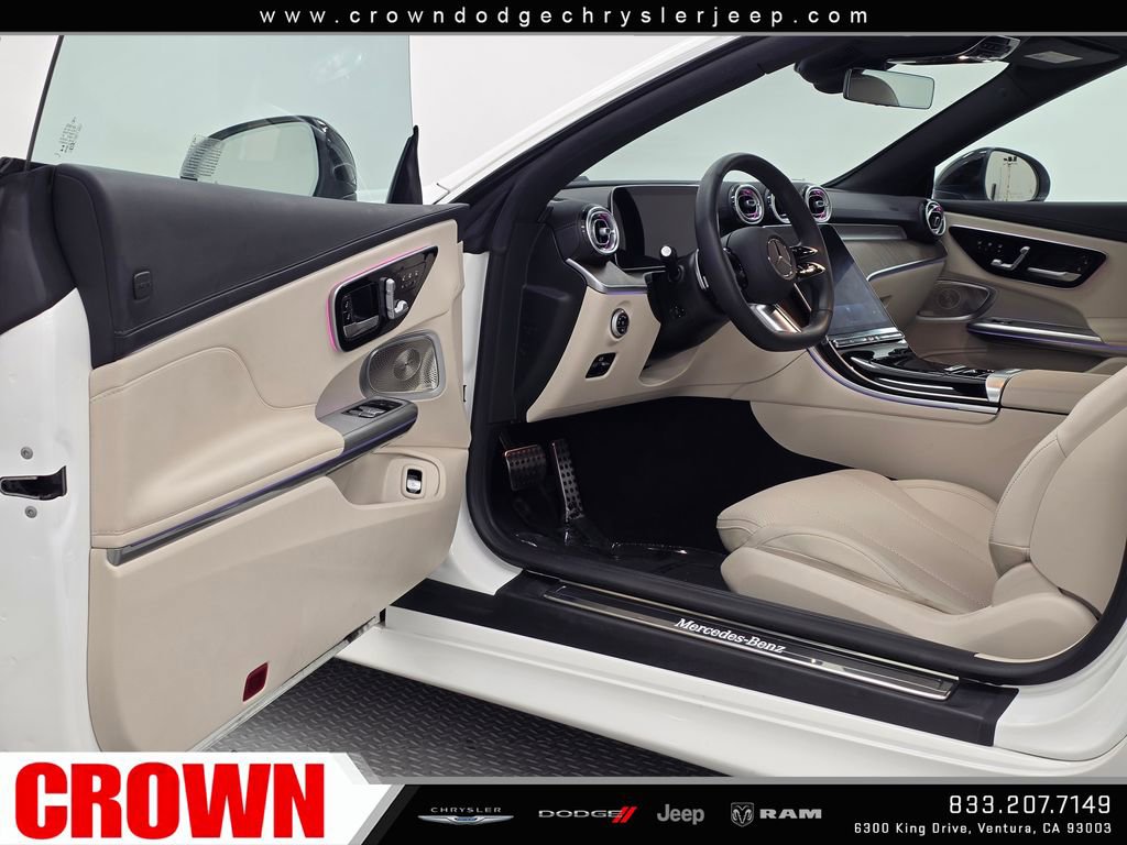 Used 2024 Mercedes-Benz CLE 300 4MATIC Cabriolet image 39