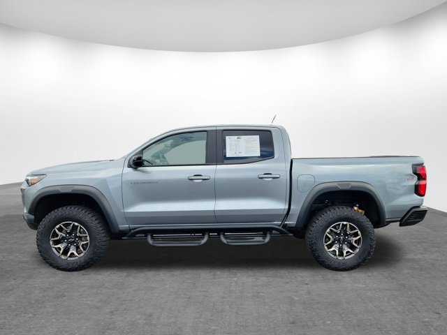 Used 2024 Chevrolet Colorado ZR2 w/ Safety Package AWD/4WD image 4
