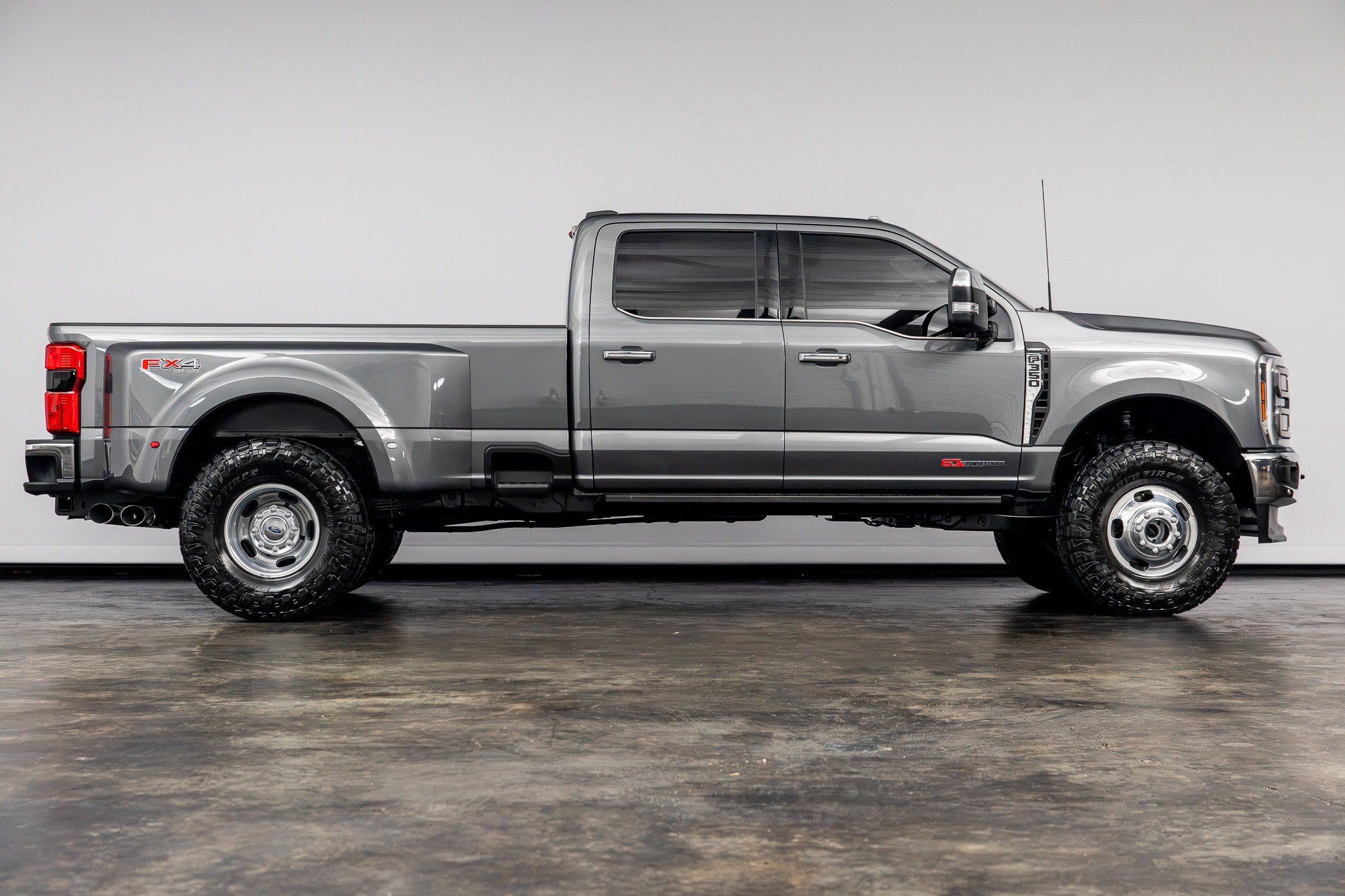 Used 2026 Ford F350 Lariat w/ Lariat Ultimate Package AWD/4WD image 21