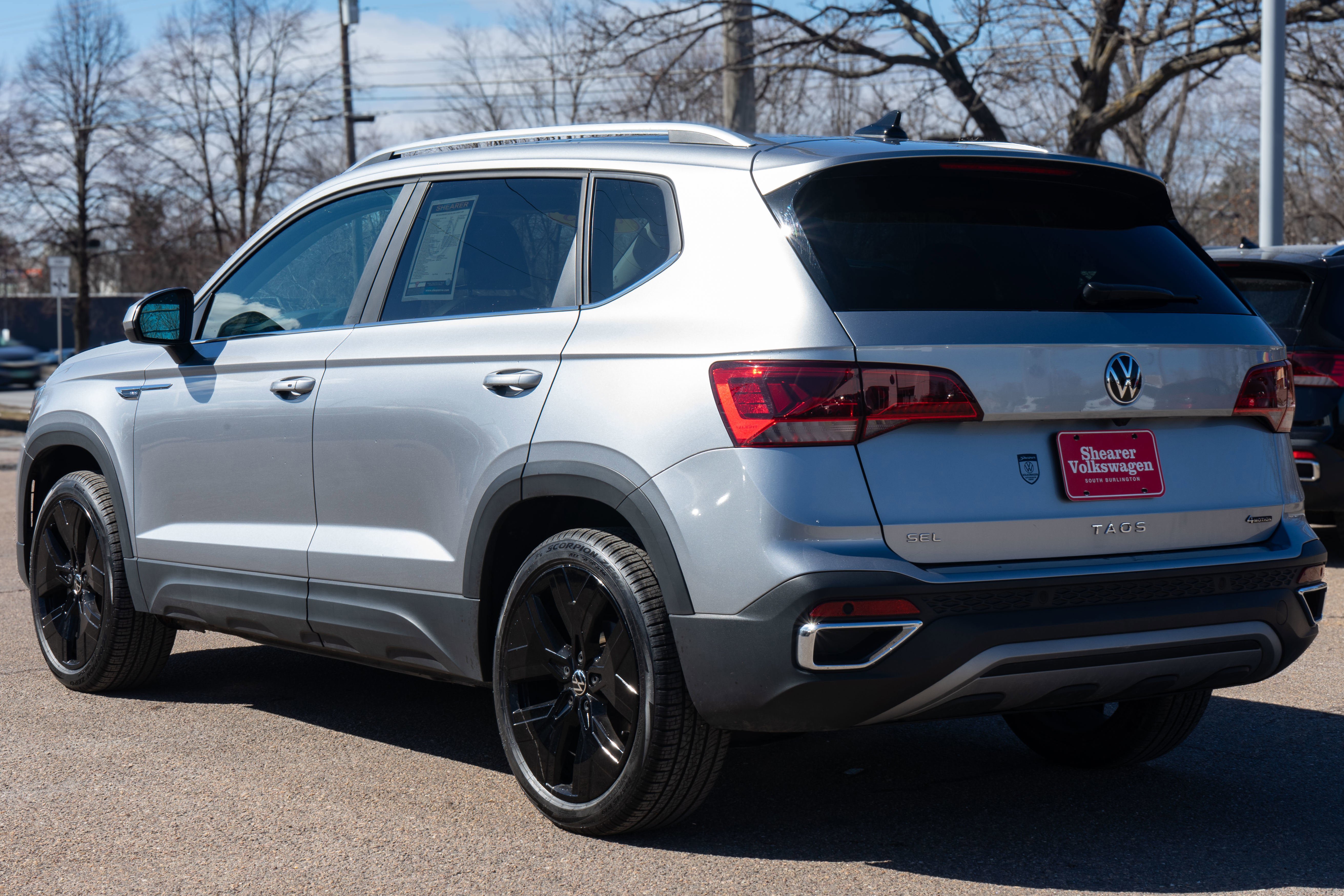 Certified 2023 Volkswagen Taos SEL image 4