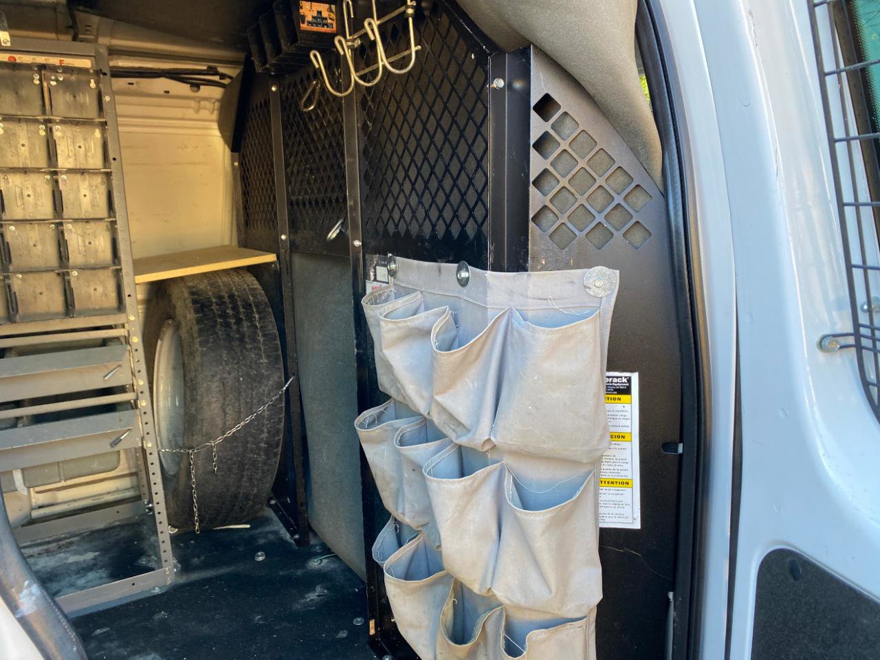 Used 2010 Ford E-250 and Econoline 250 image 25