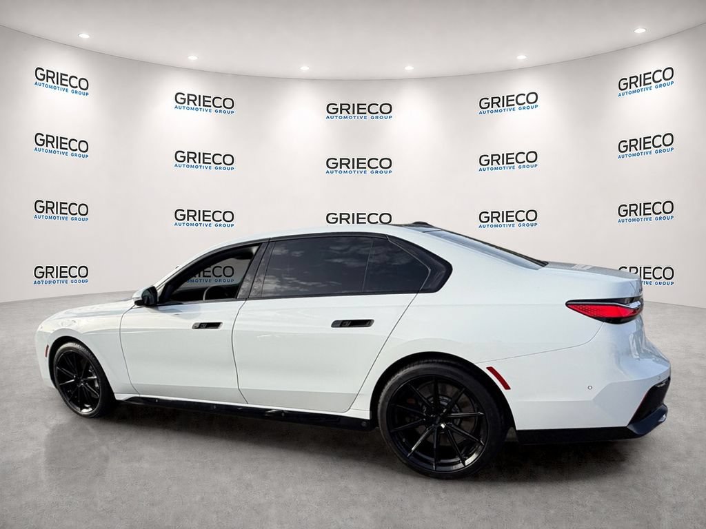 Used 2023 BMW 760i xDrive AWD/4WD image 5