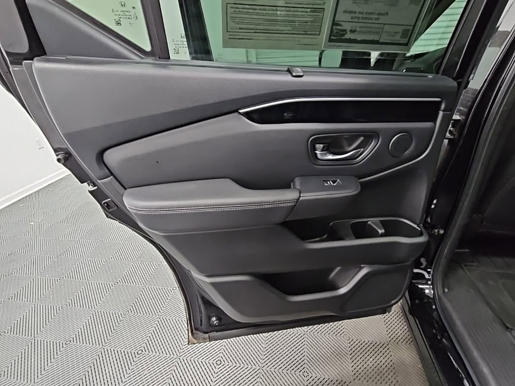 Used 2023 Honda Pilot Touring image 36