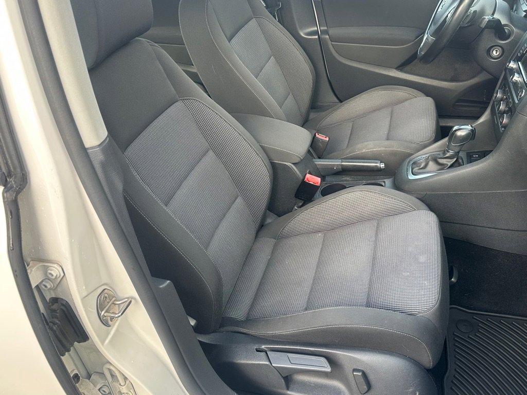 Used 2013 Volkswagen Golf TDI image 27