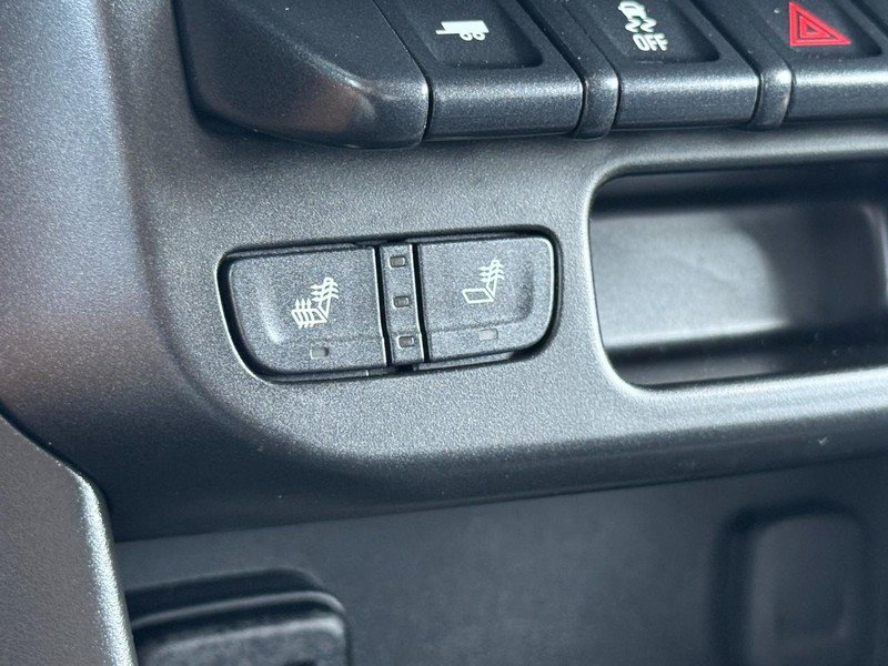 Used 2022 Chevrolet Colorado Z71 AWD/4WD image 19