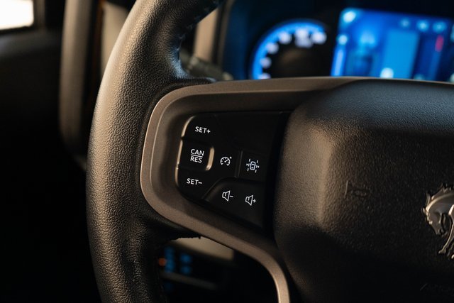 Used 2023 Ford Bronco Badlands image 26