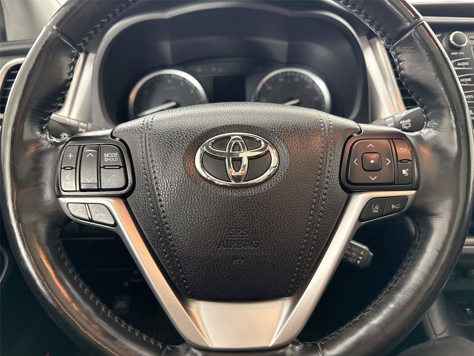 Used 2019 Toyota Highlander Limited Platinum AWD/4WD image 17