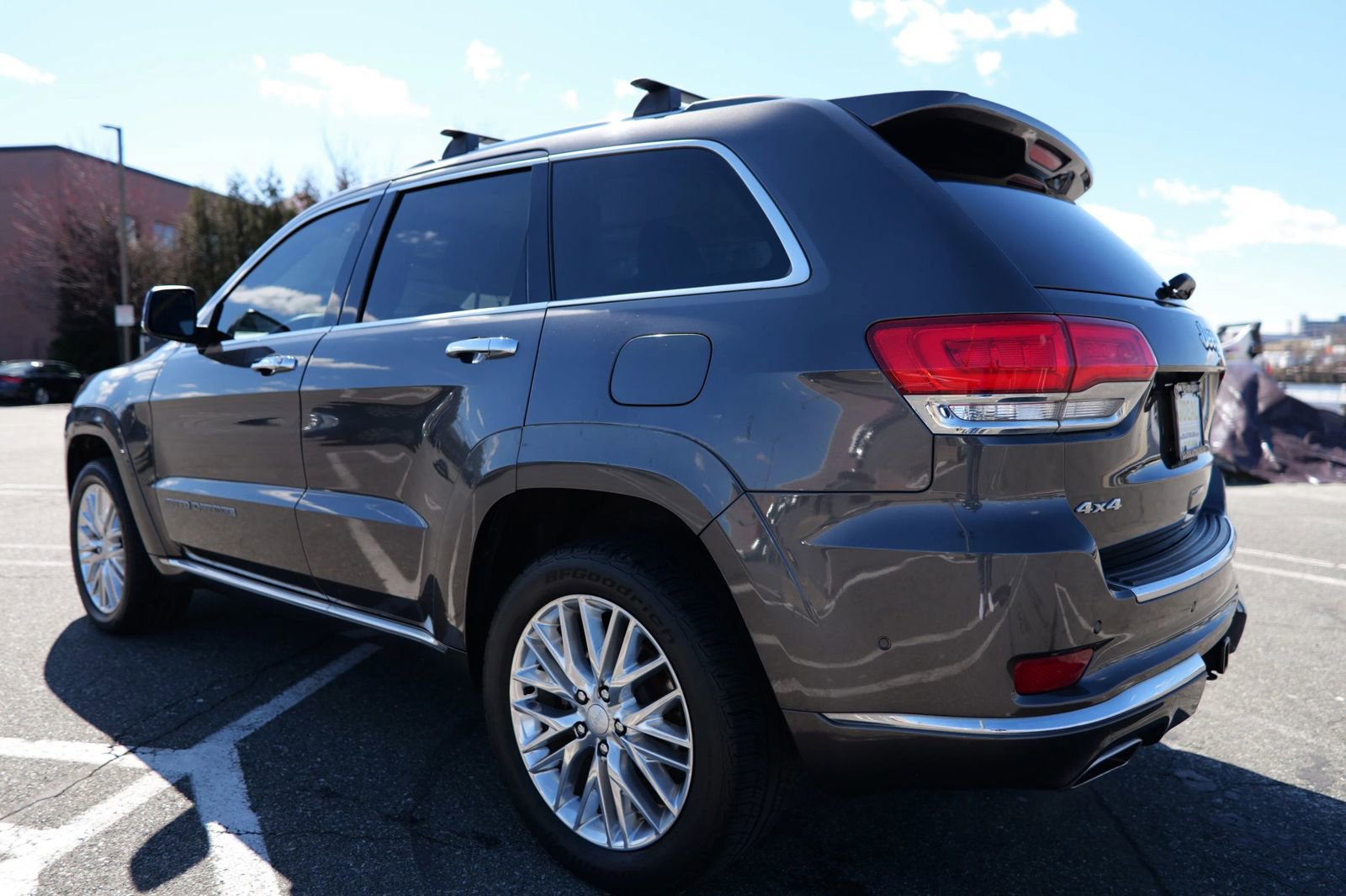 Used 2018 Jeep Grand Cherokee Summit image 6