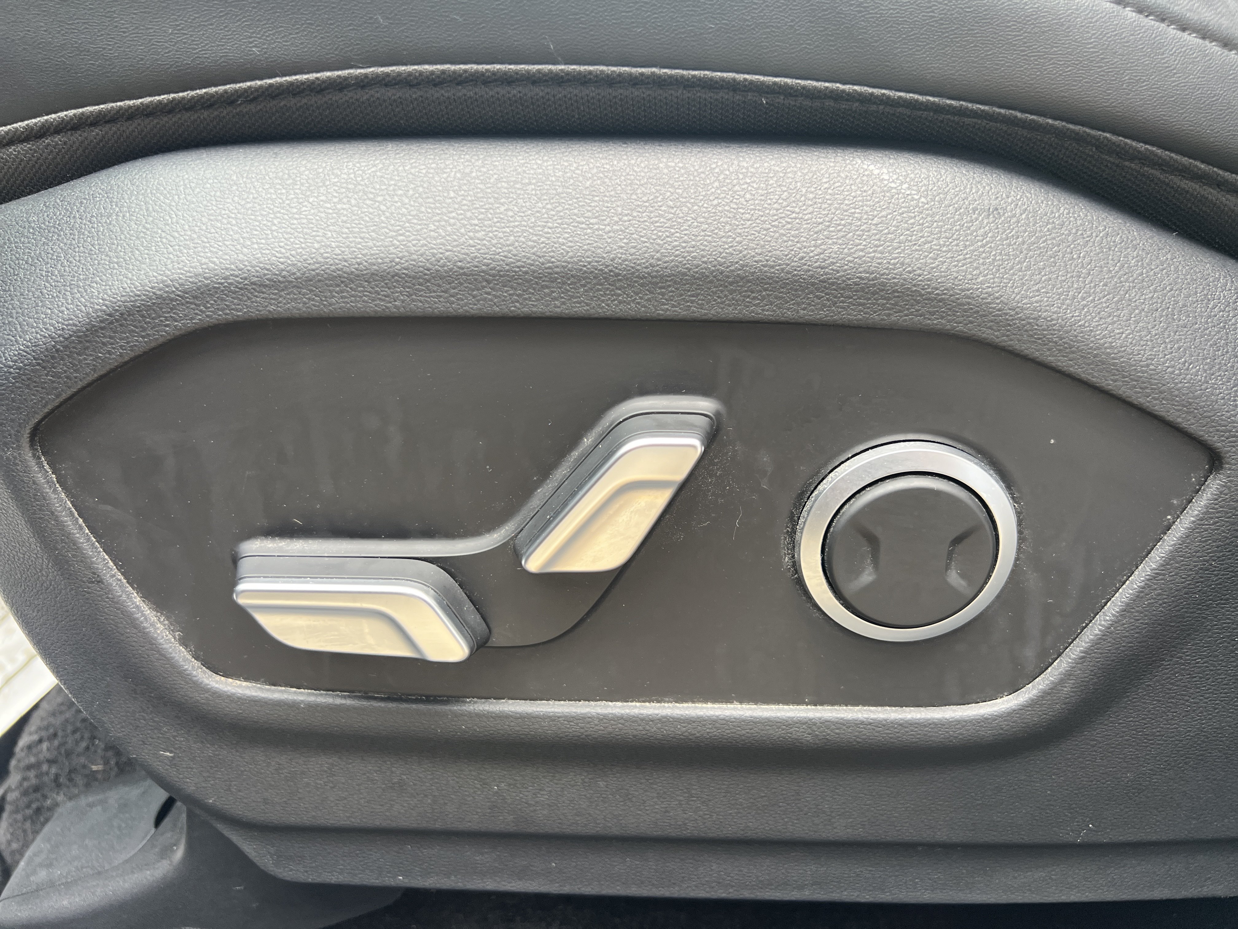 Used 2025 Hyundai Santa Fe SEL AWD/4WD image 17