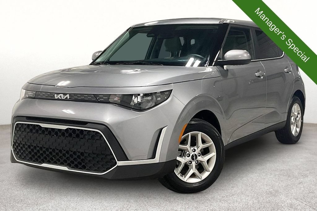 Used 2025 Kia Soul LX w/ LX Technology Package FWD image 14