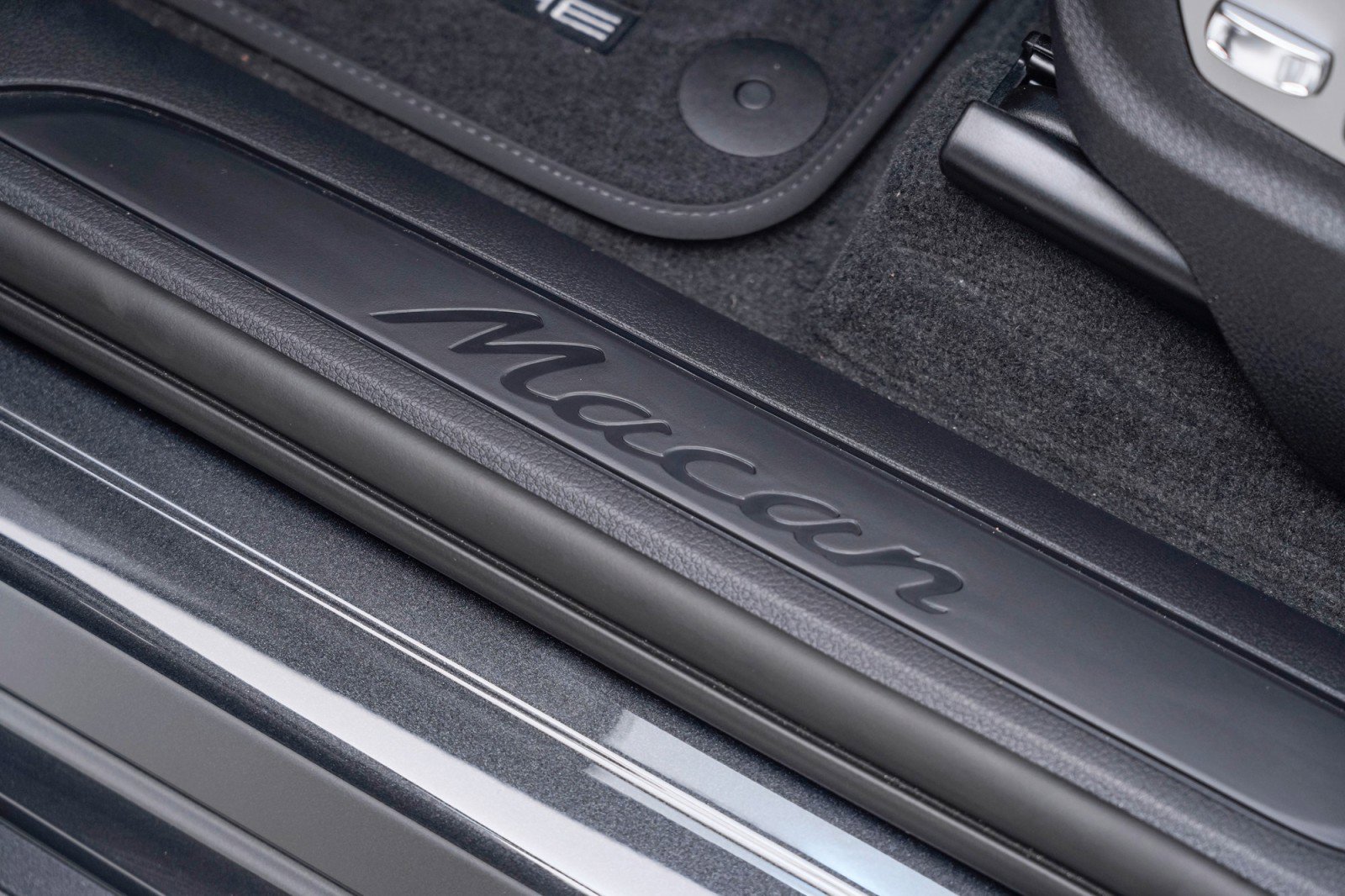 New 2026 Porsche Macan image 14