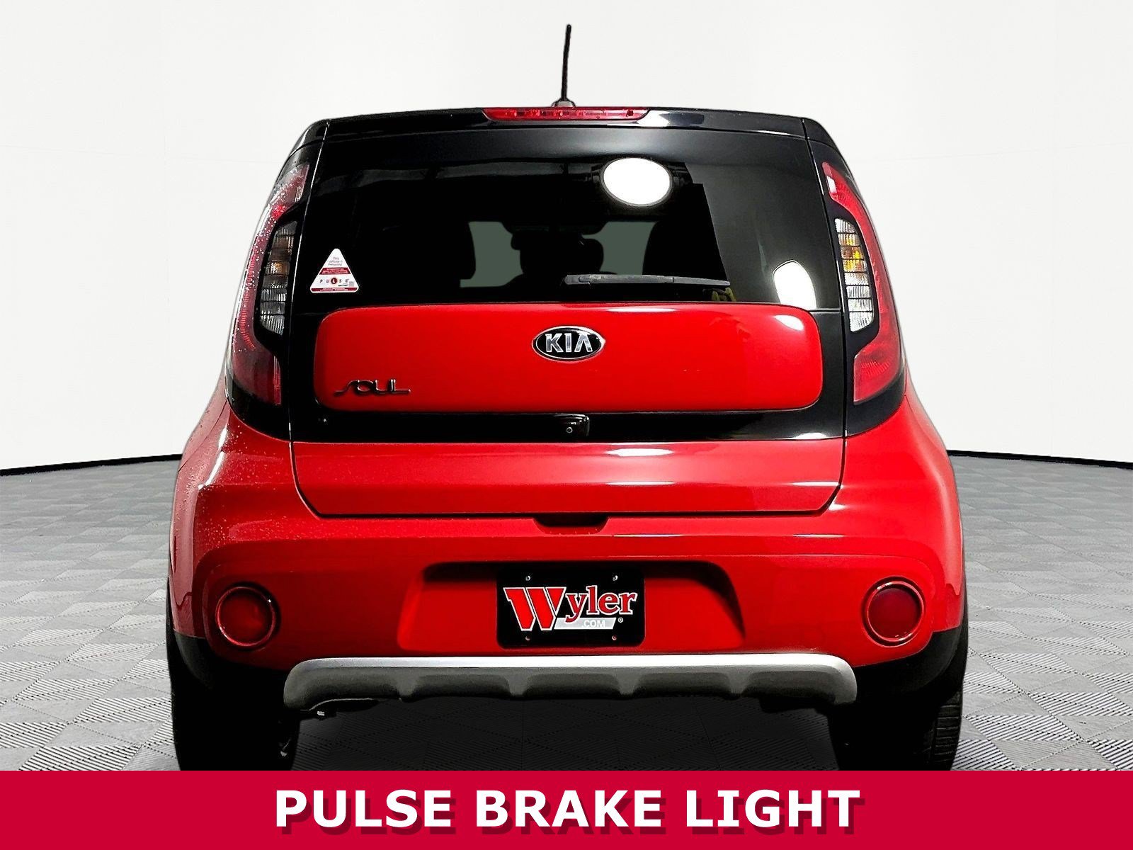 Used 2017 Kia Soul + w/ Designer's Package FWD image 5