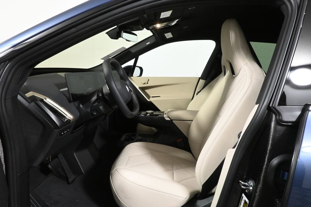 Used 2026 BMW iX xDrive45 image 3