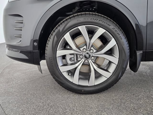 New 2026 Land Rover Discovery Sport Landmark AWD/4WD image 9