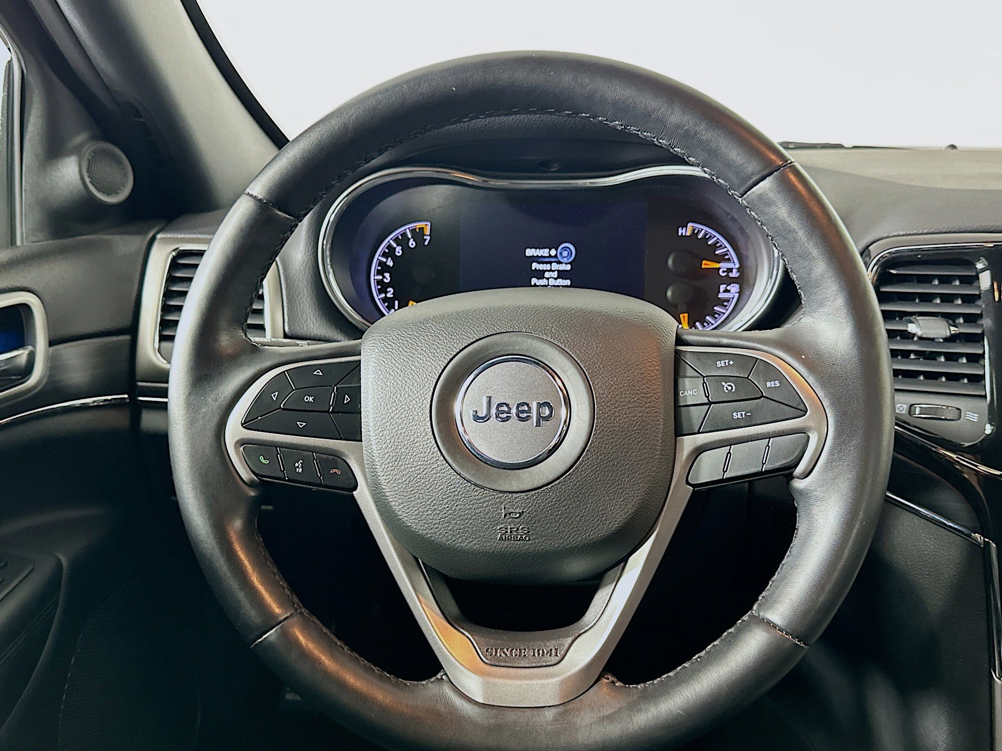 Used 2022 Jeep Grand Cherokee Limited image 18