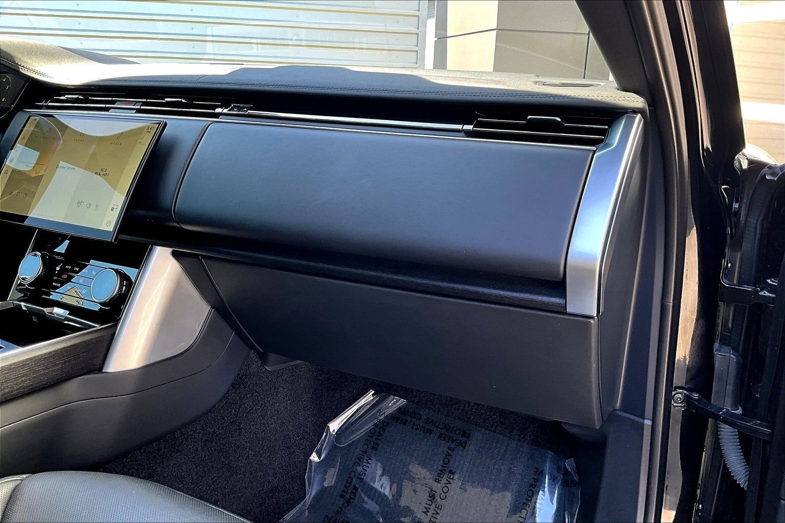 Certified 2023 Land Rover Range Rover SE AWD/4WD image 15