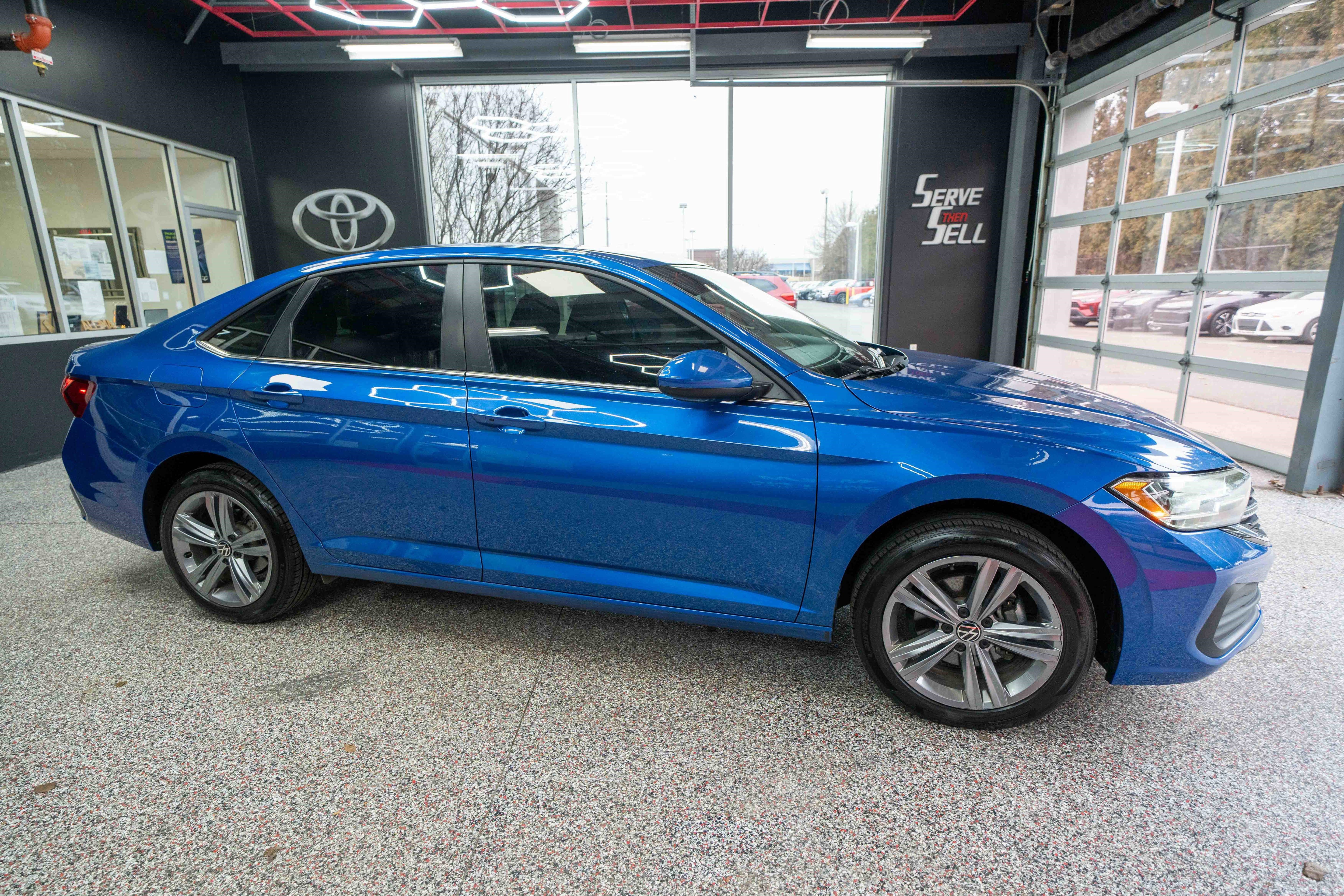 Used 2022 Volkswagen Jetta SE image 5