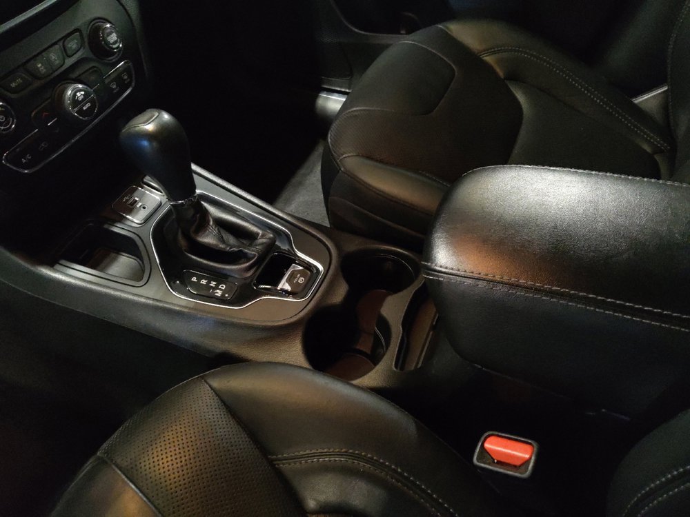 Used 2019 Jeep Cherokee Limited FWD image 26