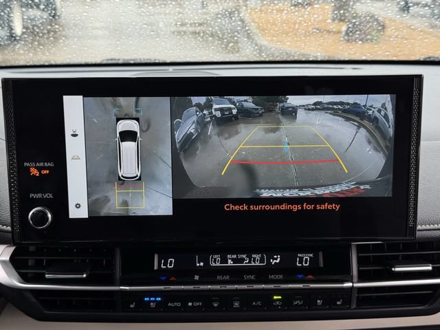 Used 2026 Toyota Sienna Platinum AWD/4WD image 15