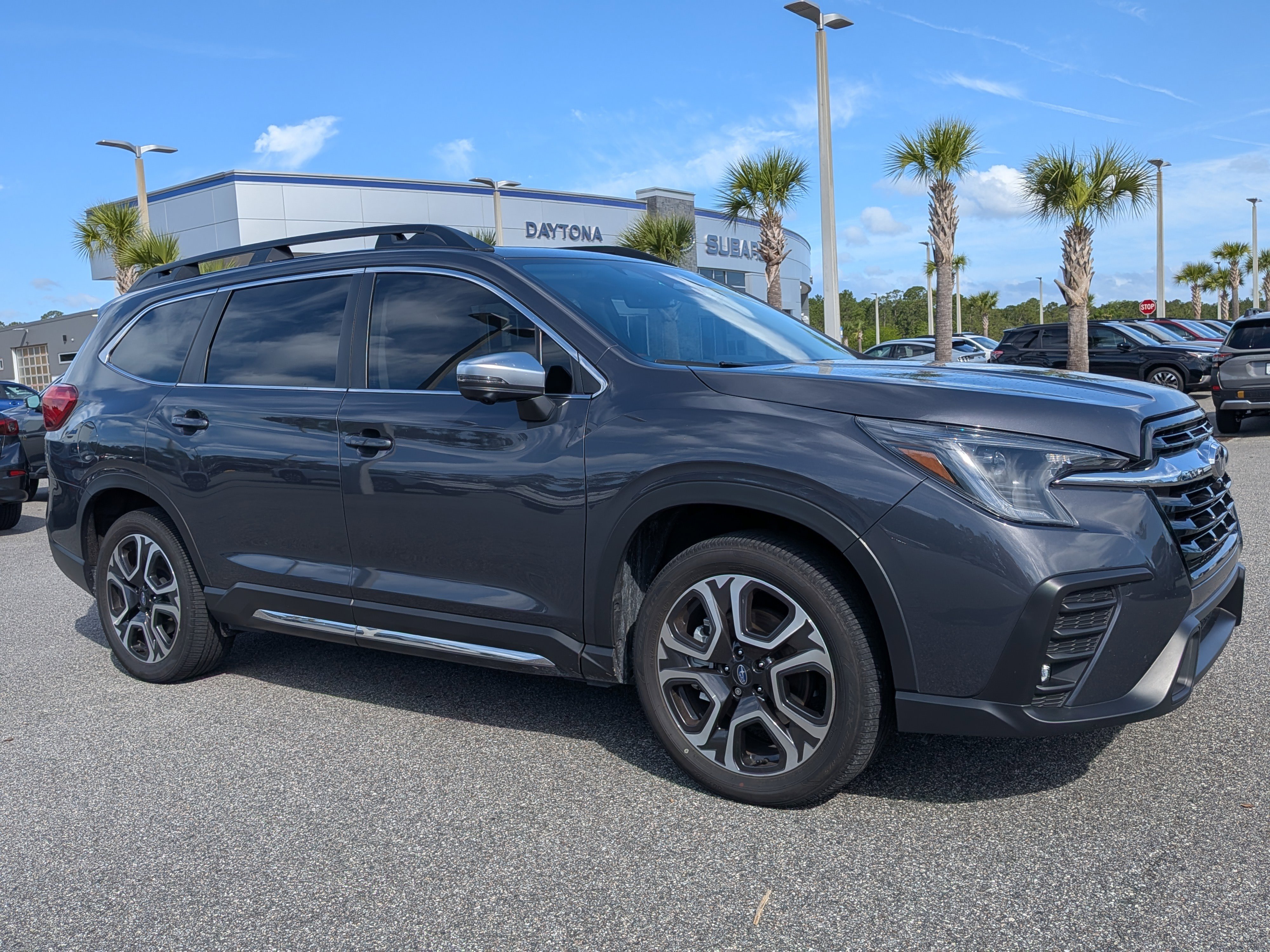 Certified 2023 Subaru Ascent Limited w/ Technology Package image 1