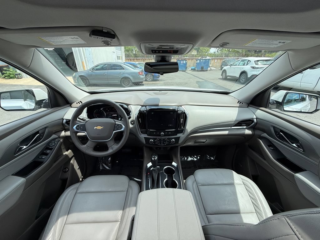 Used 2019 Chevrolet Traverse LT w/ LT Premium Package AWD/4WD image 24