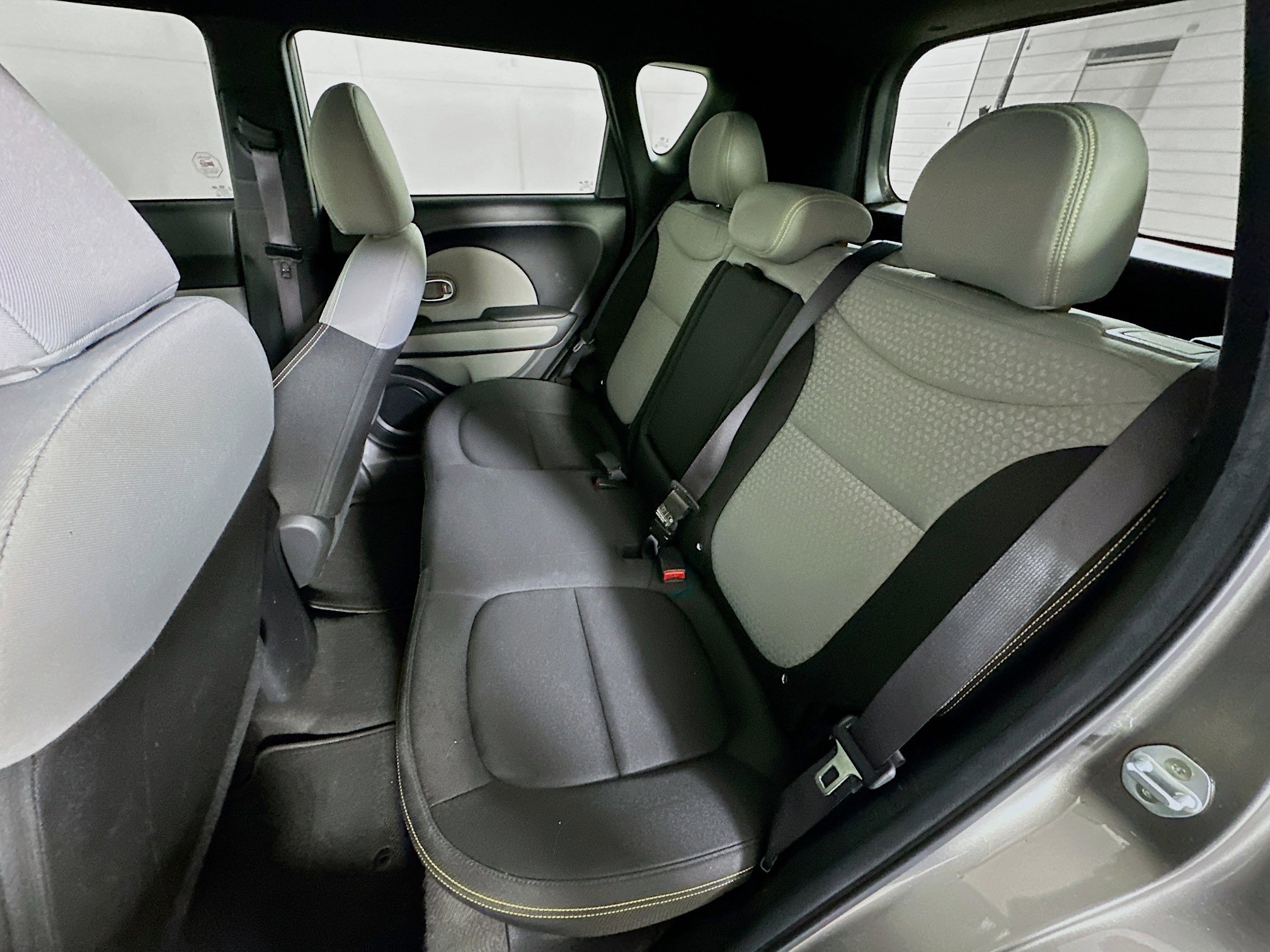 Used 2016 Kia Soul + image 26