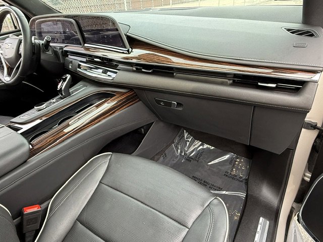 Used 2024 Cadillac Escalade Premium Luxury RWD image 23
