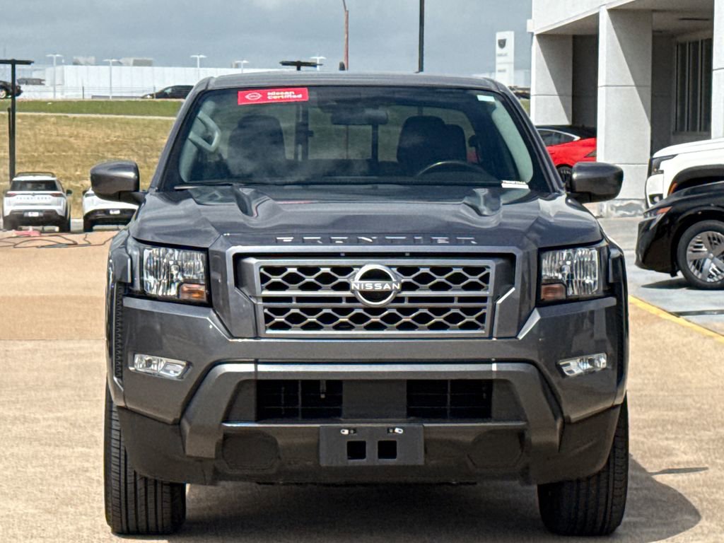 Used 2024 Nissan Frontier SV image 3
