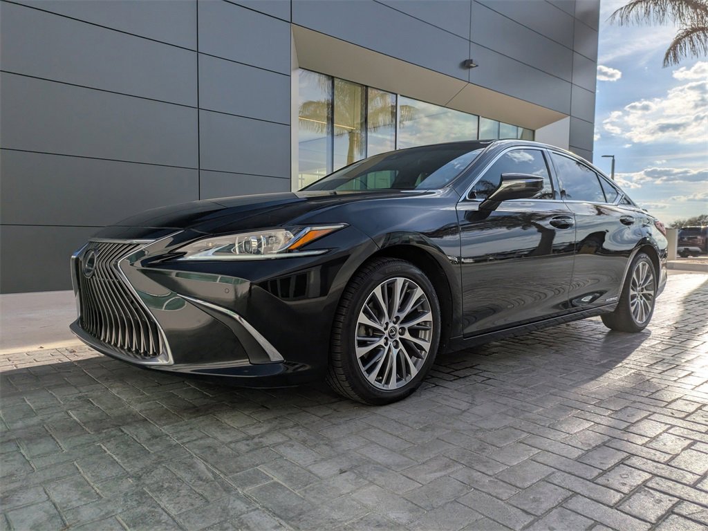 Used 2020 Lexus ES 300h w/ Premium Package image 8