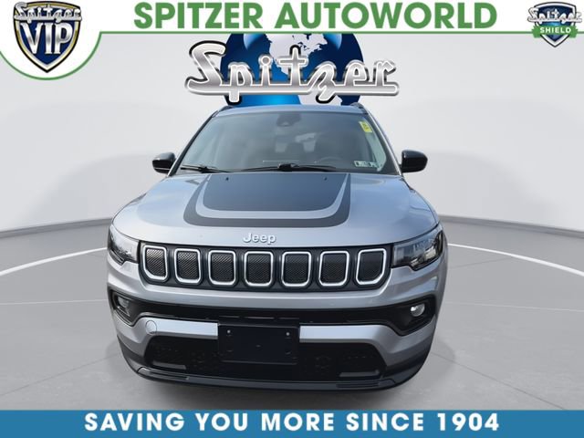 Used 2022 Jeep Compass Latitude w/ Sun and Sound Group AWD/4WD image 3