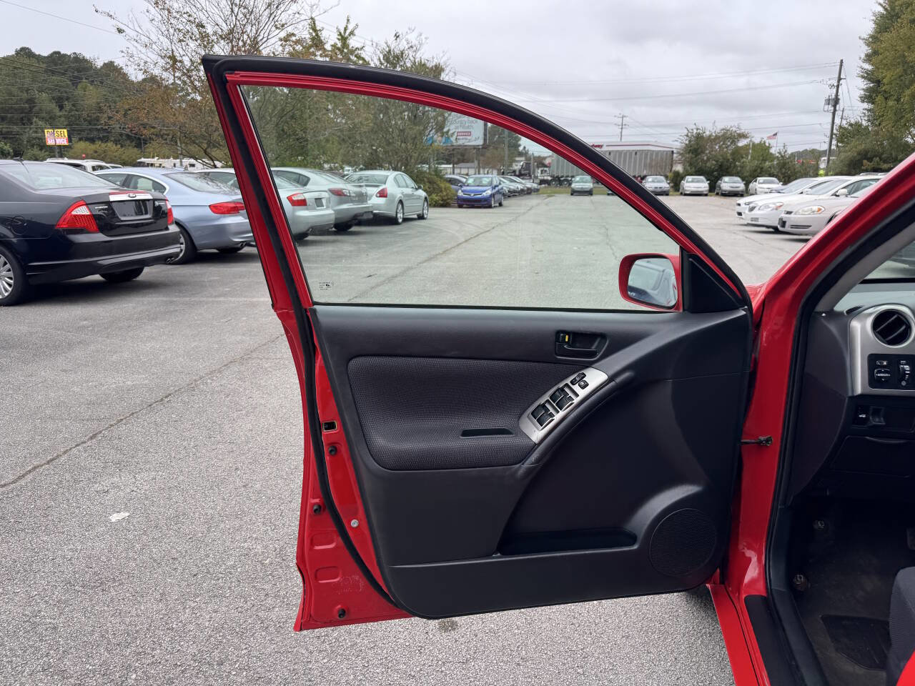 Used 2005 Pontiac Vibe Base Fwd 4dr Wagon w/ Power Group Value Package image 13