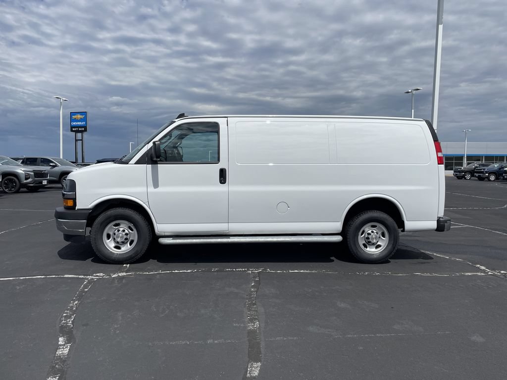 Used 2024 Chevrolet Express 2500 w/ Driver Convenience Package RWD image 2